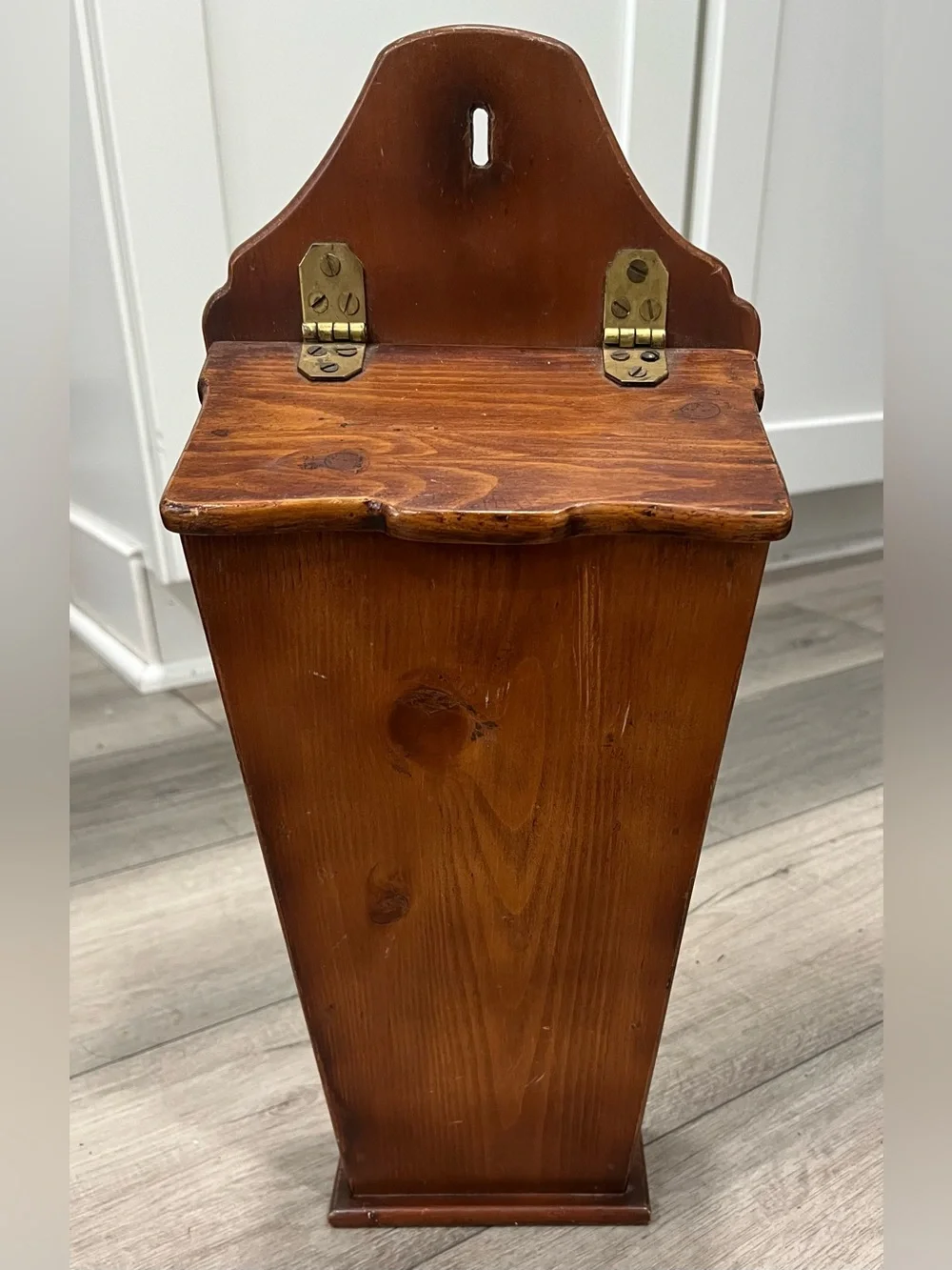 VTG Primitive Knotty Pine Wall Box Tapered Fireside Hearth/Pipe Box w Metal Base